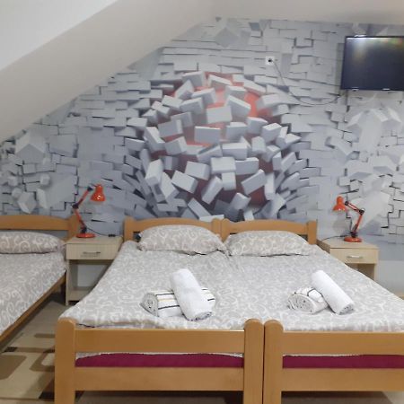 Nadja Apartment โนวีซาด ภายนอก รูปภาพ