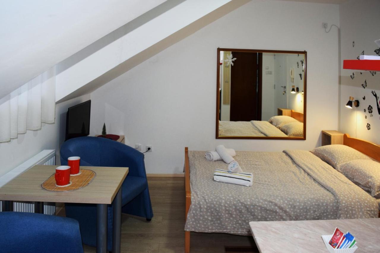 Nadja Apartment โนวีซาด ภายนอก รูปภาพ
