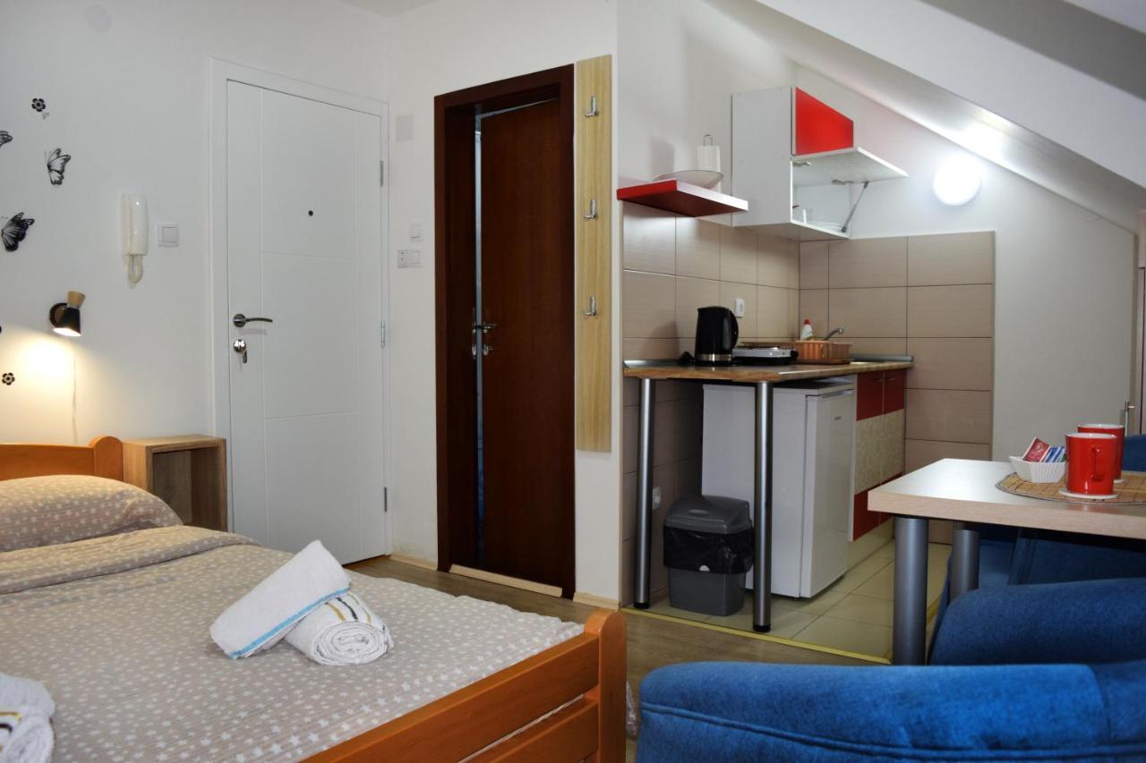 Nadja Apartment โนวีซาด ภายนอก รูปภาพ