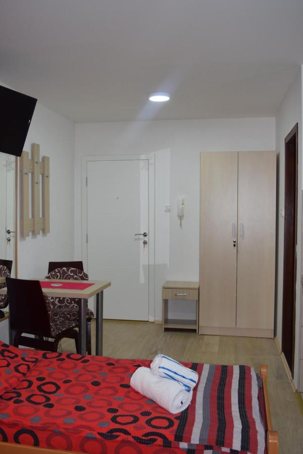Nadja Apartment โนวีซาด ภายนอก รูปภาพ